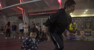 “Gratis dan Penuh Semangat: Suporter Cilik Sambut Piala Presiden 2025”