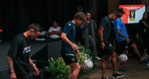 Laga Juggling Ole vs Klok Hiasi Pembukaan Press Conference Piala Presiden 2025