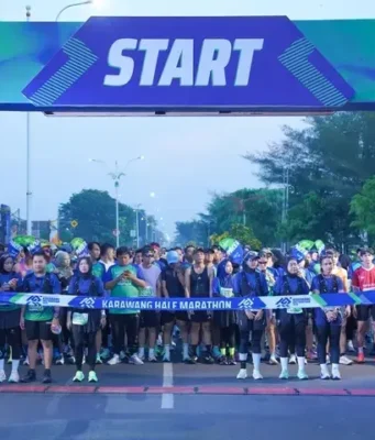 Wakil Bupati Karawang Buka Half Marathon 2026 di Stadion Singaperbangsa