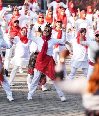 Kolaborasi Bersama KSBB, Kemenpora Ajak Masyarakat Hidup Sehat dengan Olahraga dan Senam Bersama