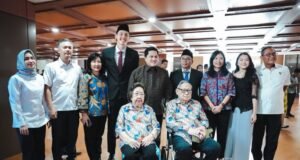 Disaksikan Menpora Erick, Mitchell Lee Baker Ucap Sumpah Setia Menjadi WNI untuk Bela Timnas Indonesia